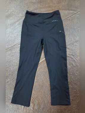 NWOT Women's Eddie Bauer Capri Leggings With Zipper Pockets size XS